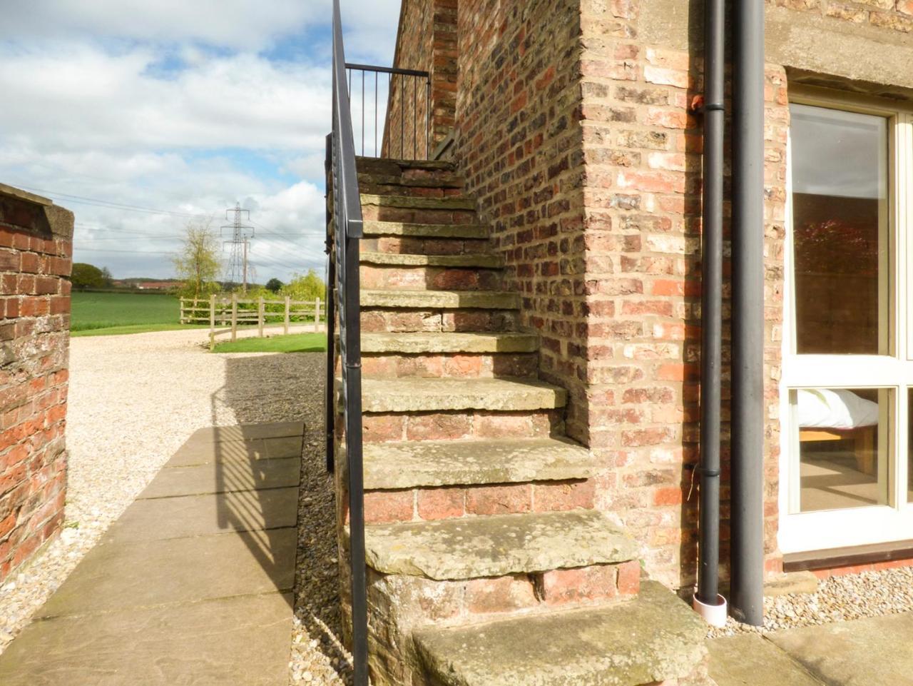 Вилла The Cart Shed High Catton Экстерьер фото
